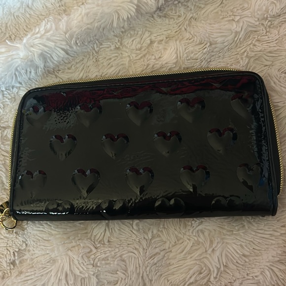 Betsy Johnson Wallet ✨ - Picture 2 of 3